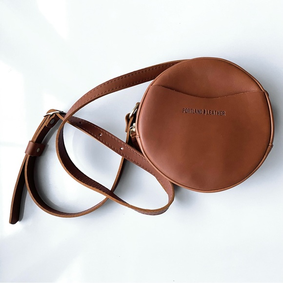 Portland Leather, circle crossbody bag - Picture 5 of 14